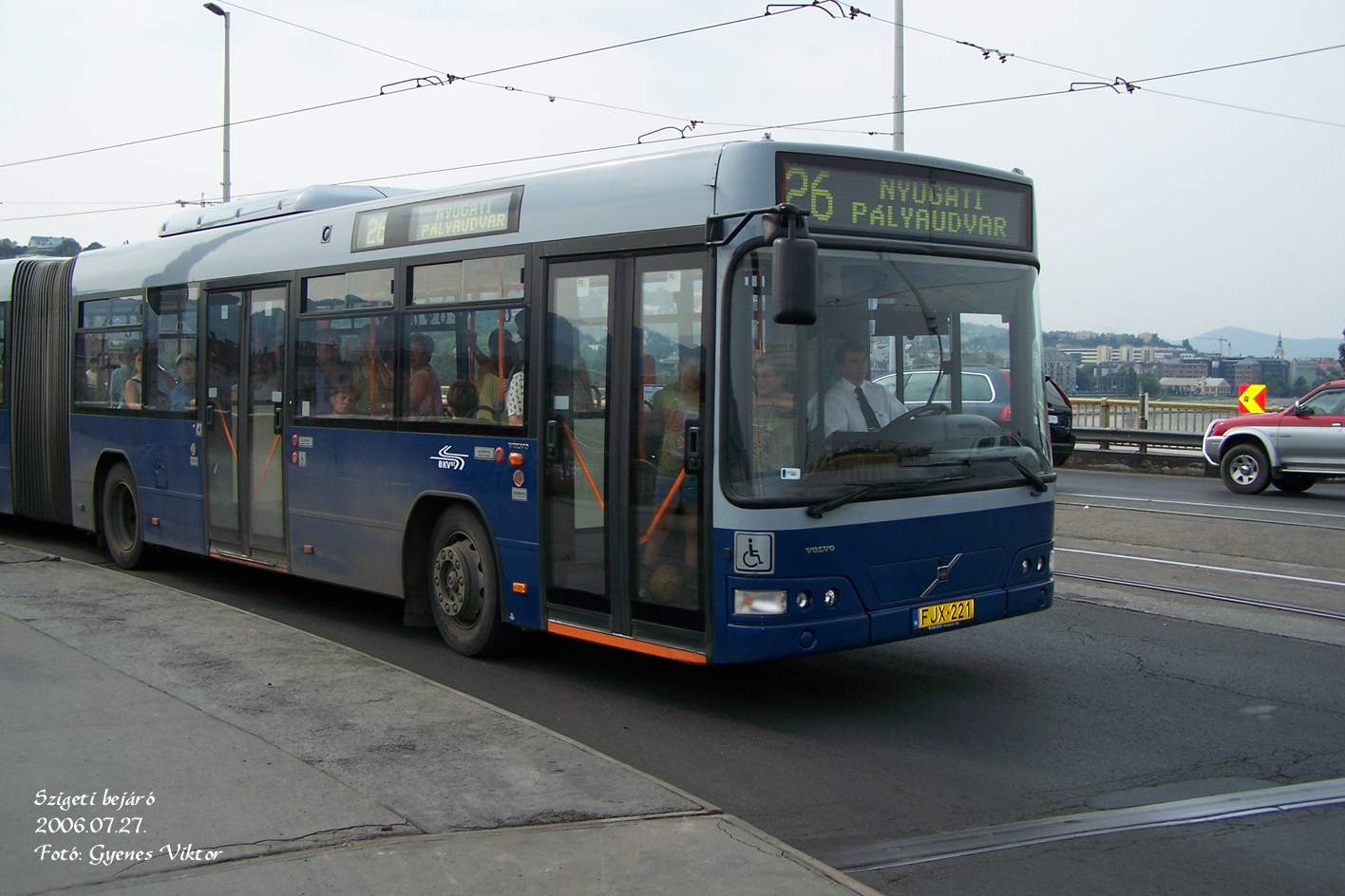 Busz FJX-221