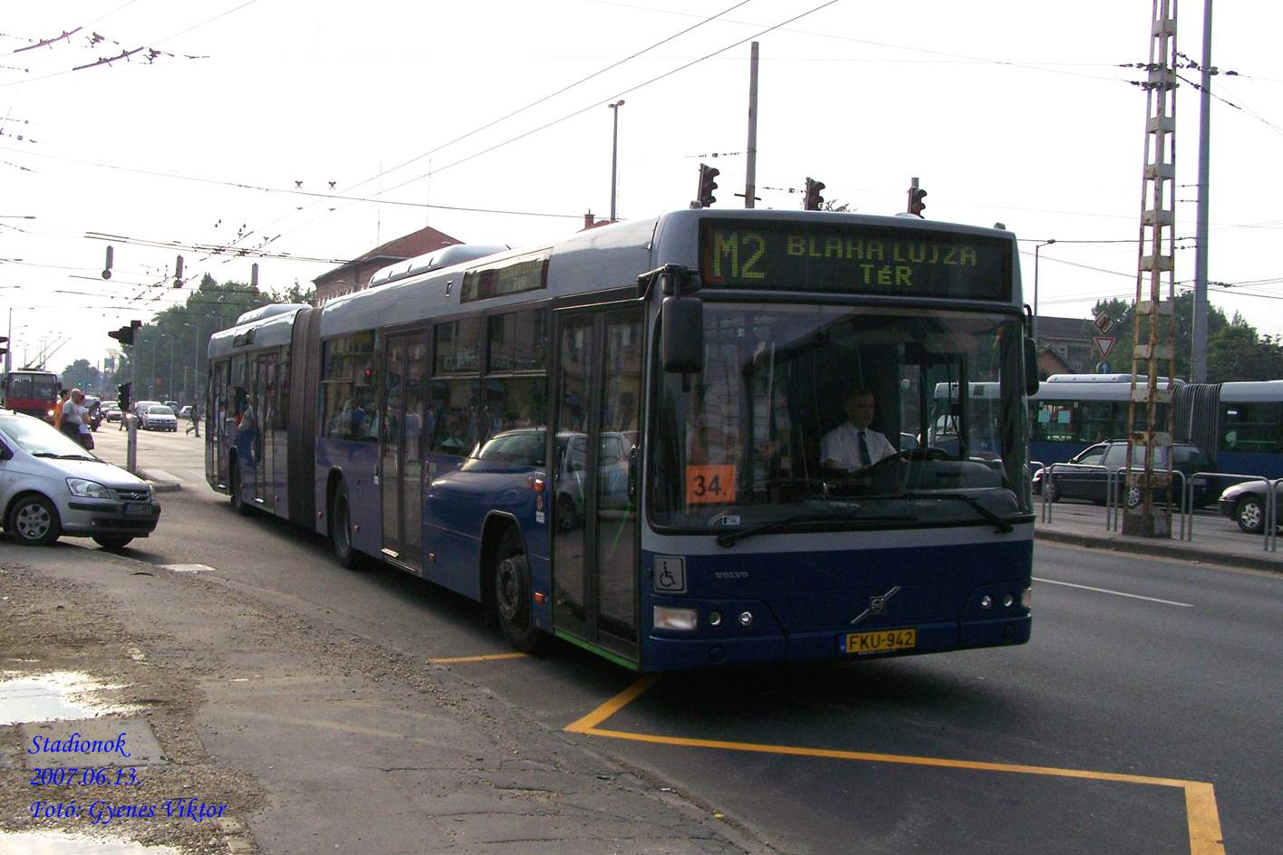 Busz FKU-942
