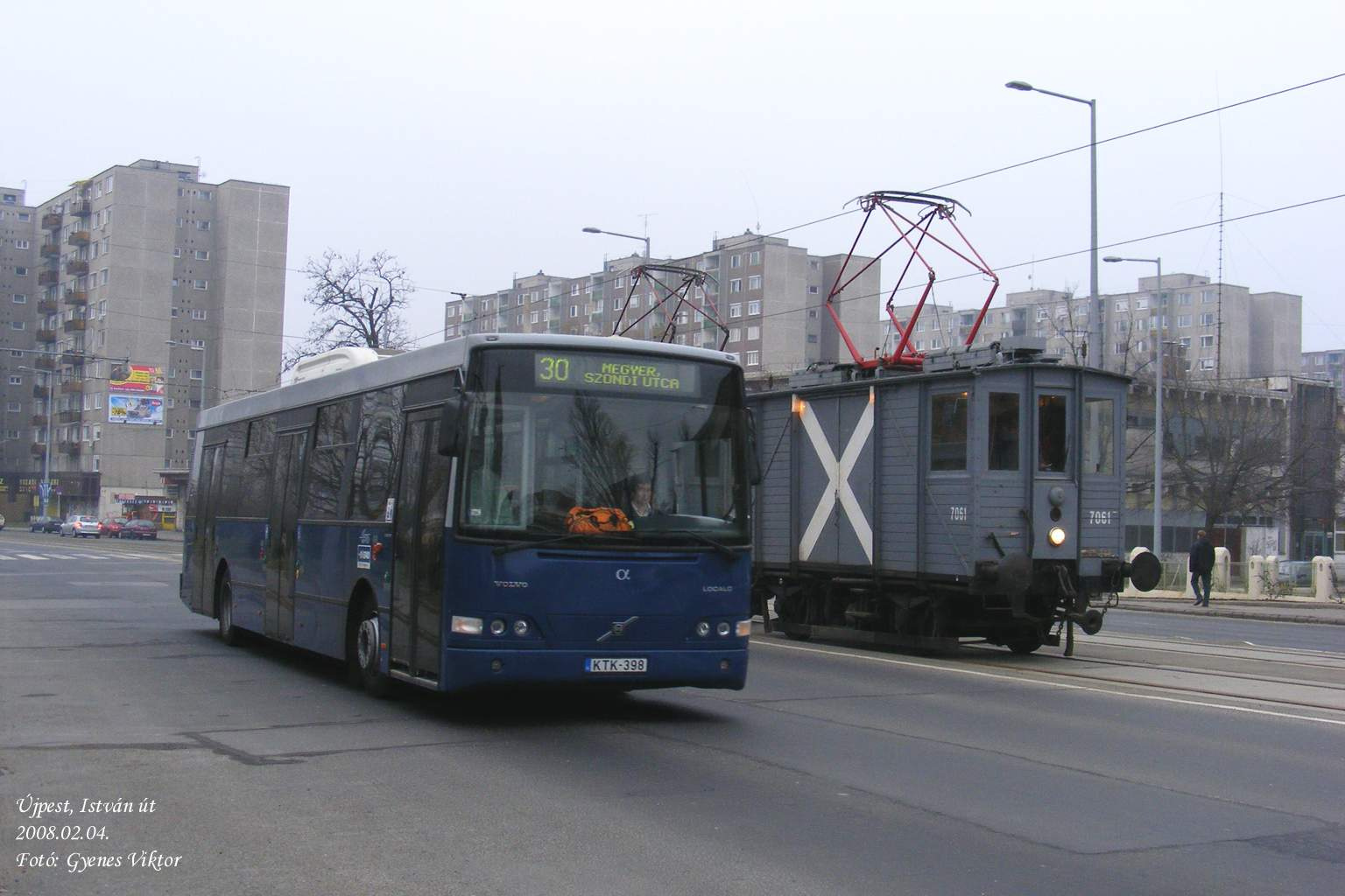 Busz KTK-398+Vill7061