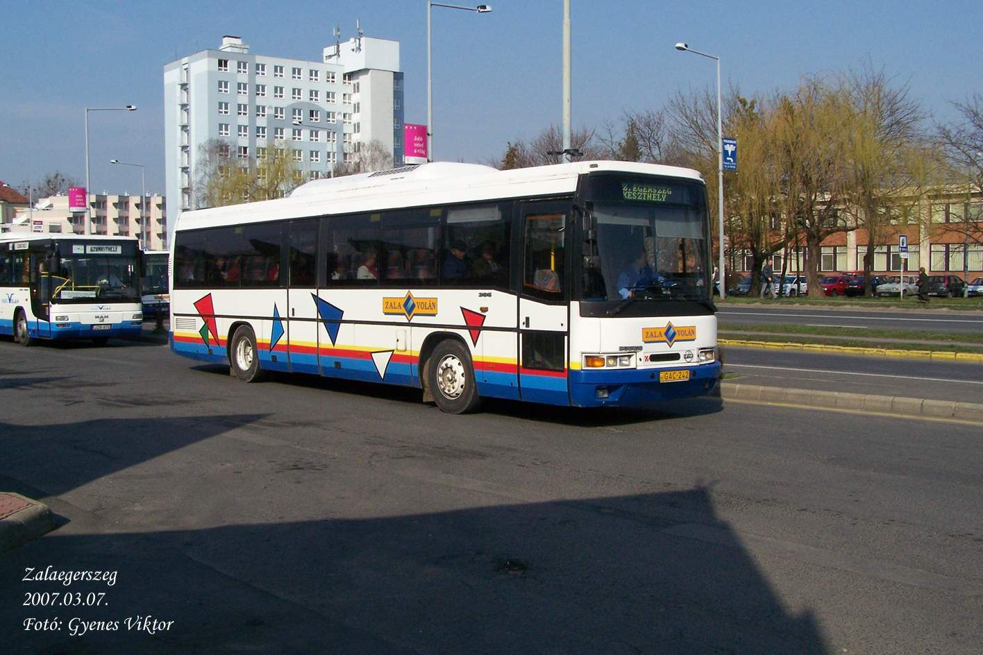 Ikarus 395-GAC-242