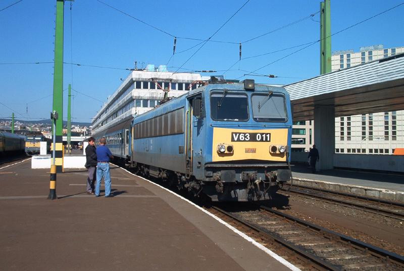 V63-011 1