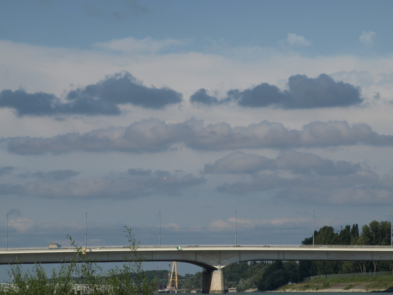 felhők az Árpád-híd felett