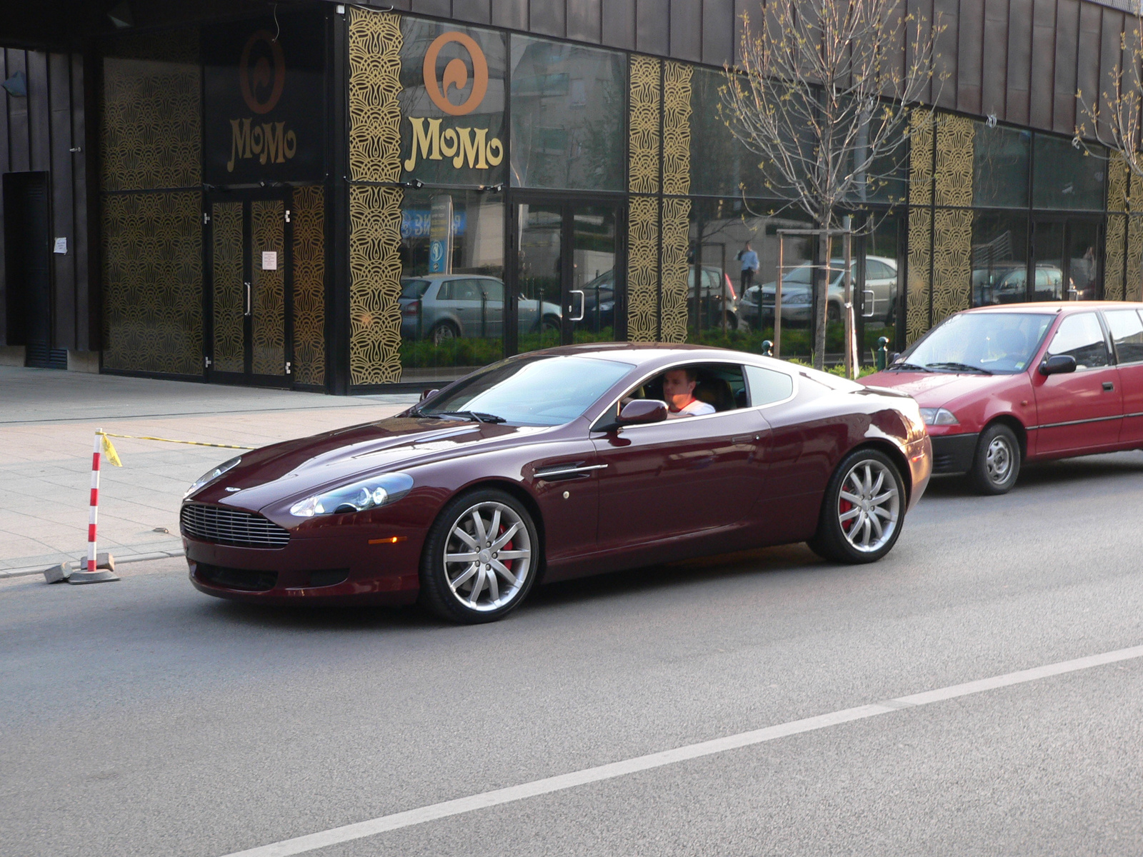 Aston Martin DB9